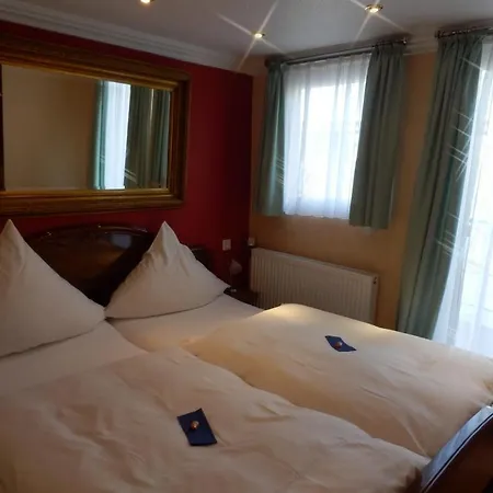 Hotelschiff Perle ברמן