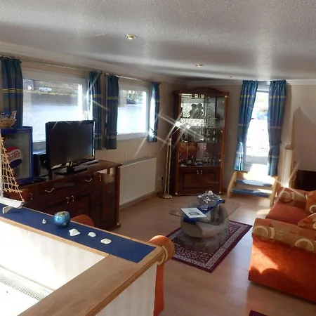 Hotelschiff Perle بوتيل 3*