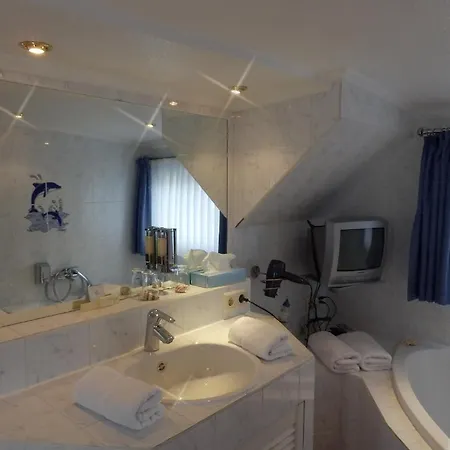 Hotelschiff Perle 船上ホテル