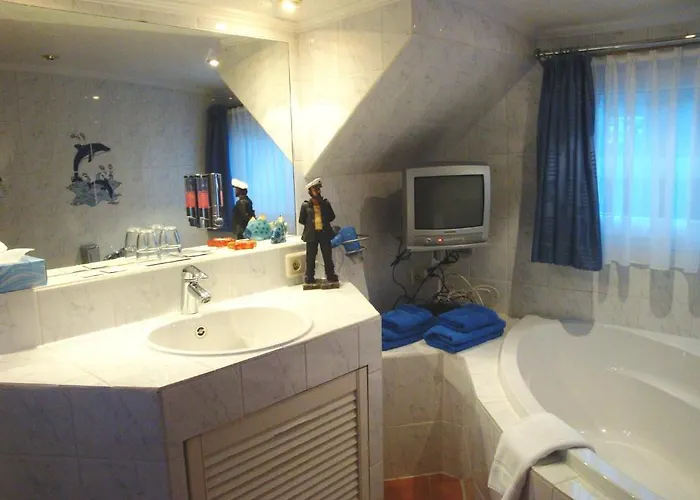 Hotelschiff Perle 船上ホテル